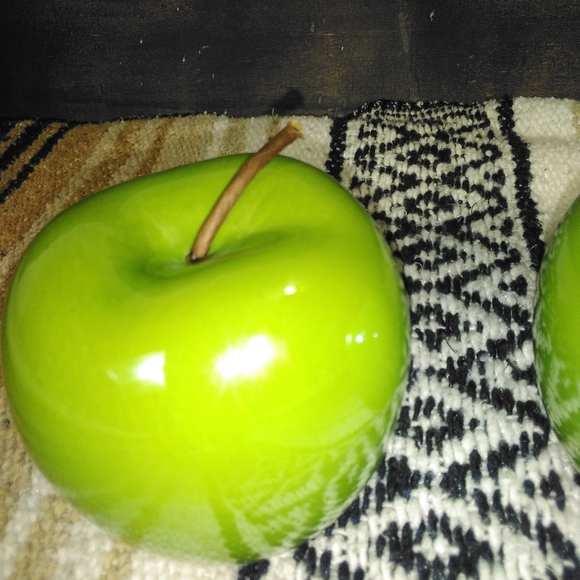 GLASS APPLES SET OF 2 SIZE OF REAL APPLES HOME DECOR - Picture 5 of 9